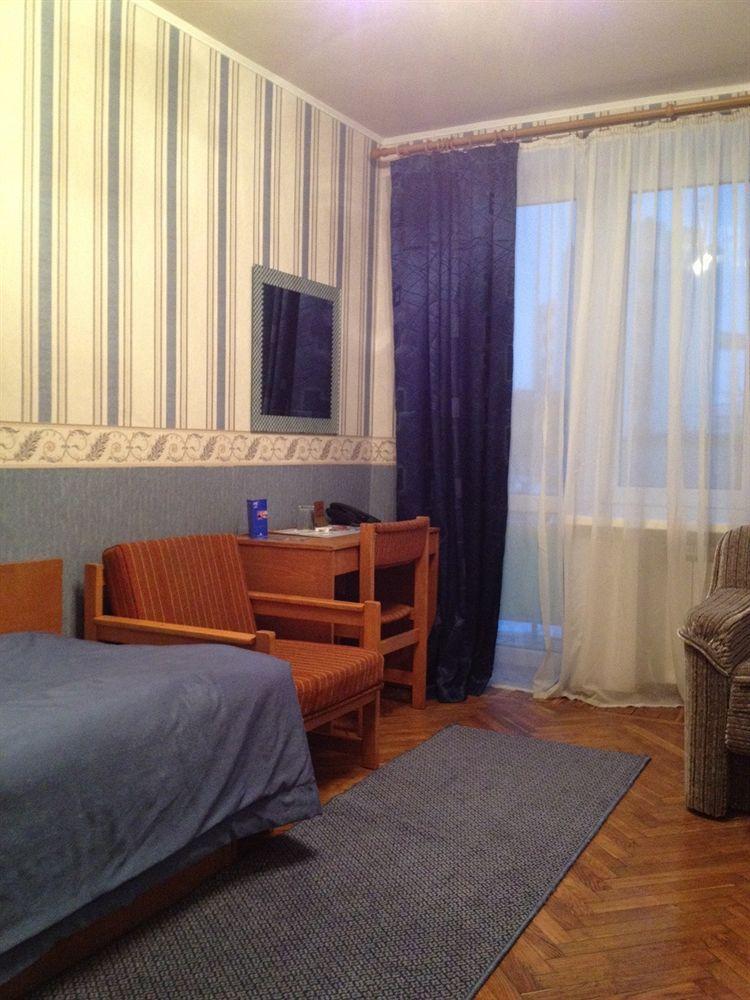 Druzhba hotel and restaurant Kharkiv Ruang foto