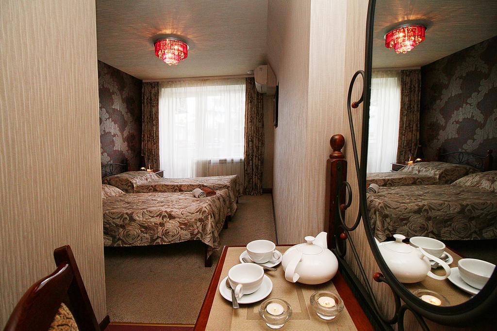 Druzhba hotel and restaurant Kharkiv Bagian luar foto