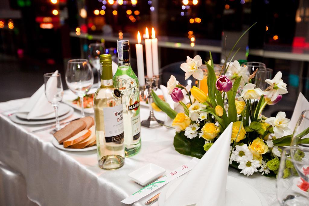 Druzhba hotel and restaurant Kharkiv Bagian luar foto