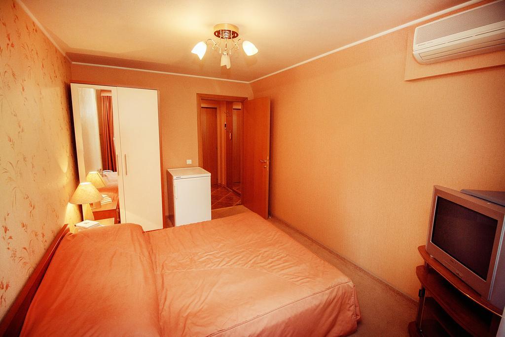 Druzhba hotel and restaurant Kharkiv Bagian luar foto