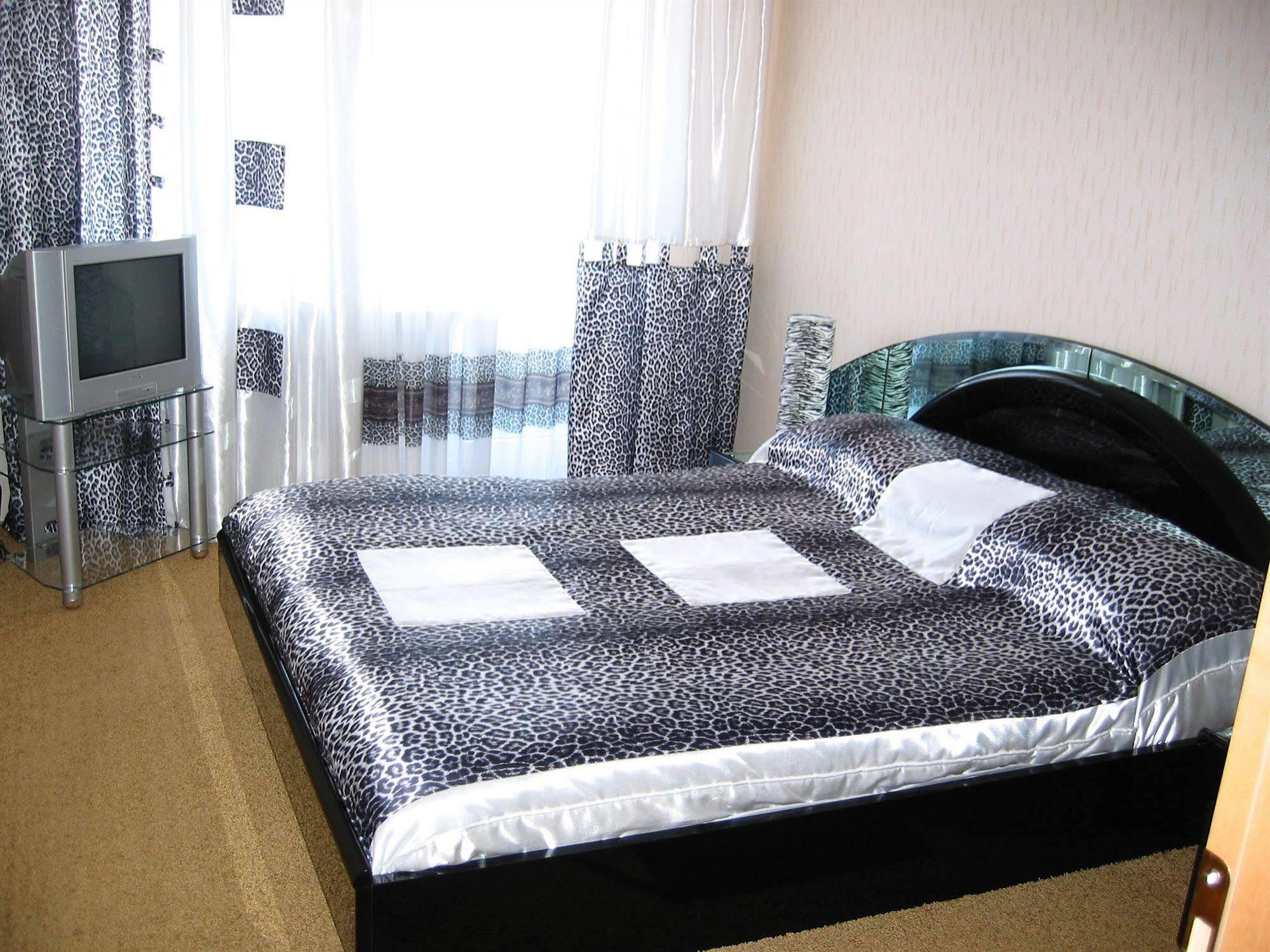 Druzhba hotel and restaurant Kharkiv Ruang foto