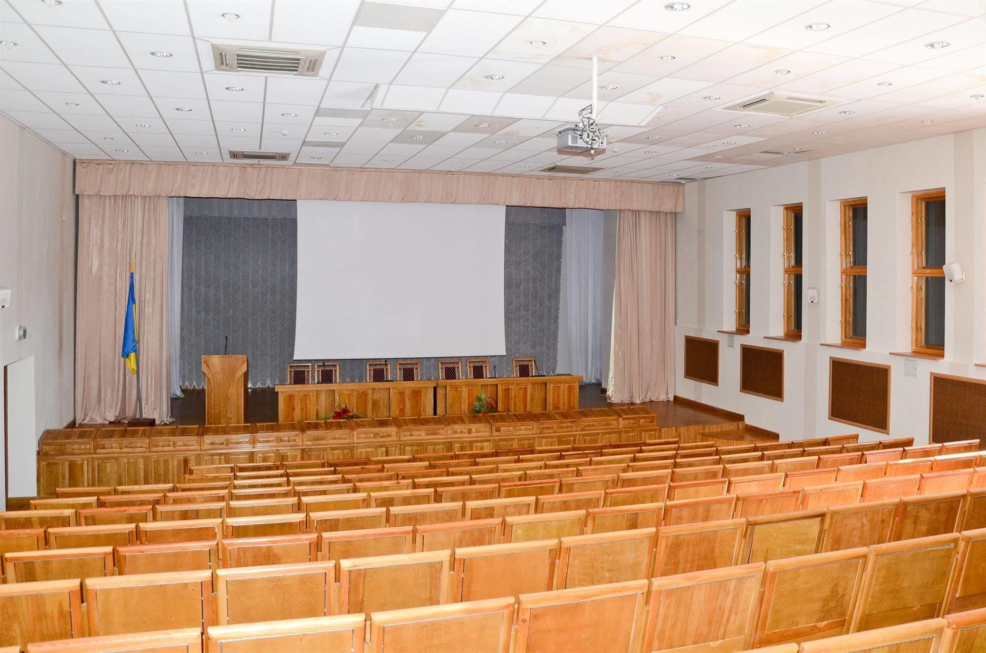 Druzhba hotel and restaurant Kharkiv Bagian luar foto