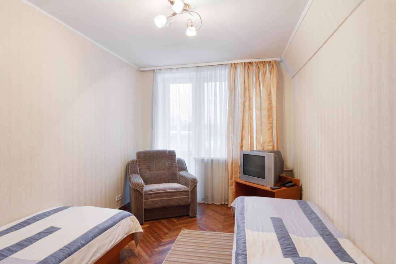 Druzhba hotel and restaurant Kharkiv Bagian luar foto